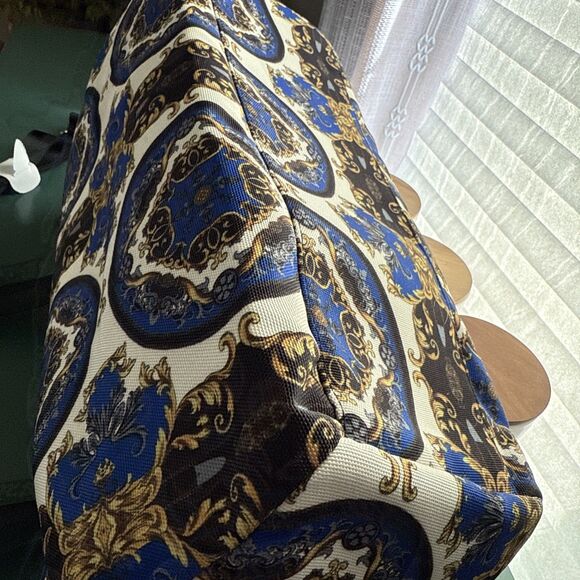 Alice+Olivia DuffleBag Regal Romance Travel Detachable Strap Pockets 16x6x11 NWT - Picture 7 of 16